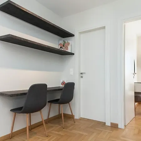 Marousi Modern Green Oasis Apt W Amazing Balcony * Athens