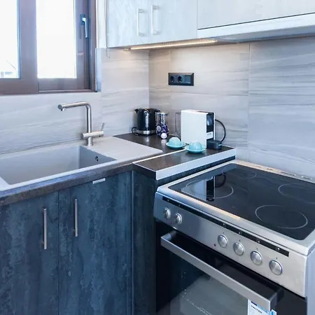 Marousi Modern Green Oasis Apt W Amazing Balcony *