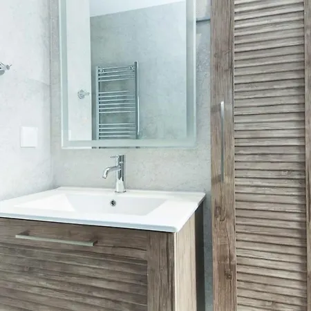 Apartment Marousi Modern Green Oasis Apt W Amazing Balcony
